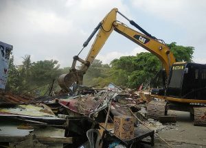 Aparat Gabungan Bongkar Belasan Rumah Langgar Aturan