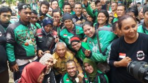 Wali Kota Dinobatkan sebagai Bapak Ojol se Bekasi
