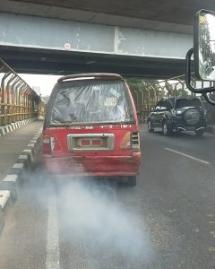 Parah, Dishub ‘Biarkan’ Angkot Berasap Beroperasi di Jalan