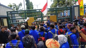 Sikap Represif Satpol PP Nodai Aksi Damai Mahasiswa Di HUT Kabupaten Bekasi ke 69