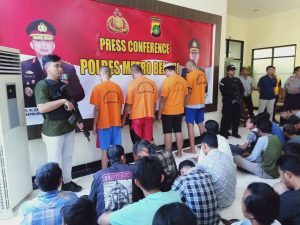 Polisi Bina 77 dan Tahan 4 Tersangka dalam Operasi Pra Sikat