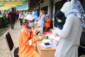 Sebanyak 365 Tenaga Medis Ikuti Simulasi dan Cek Darah Rapid Test Covid-19 
