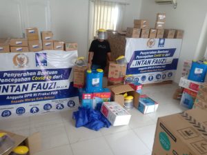 Intan Fauzi Serahkan Bantuan Pencegahan Covid-19 untuk Warga Kota Bekasi dan Depok