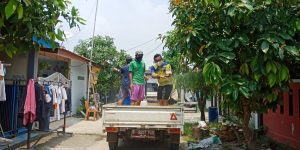Warga BS 4 Muktiwari Antisipasi Covid-19 Semprot Disinfektan Secara Rutin