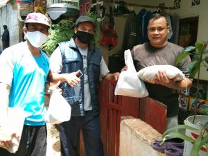 RT, DKM dan Kampus UHAMKA Kerjasama Bantu Warga
