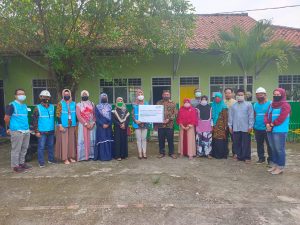 Peduli Pendidikan Madrasah, PLN UP3 Bekasi Salurkan Program Penyalaan Listrik