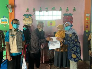 PLN UP3 Bekasi Sambung Listrik Gratis dan Berikan Sejumlah Bantuan ke TPQ Nur Al As’adiyah
