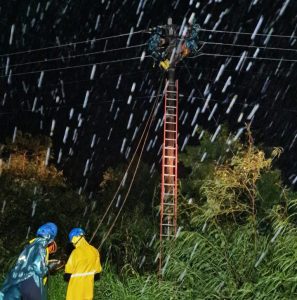 PLN Pulihkan Gardu Listrik Terdampak Hujan disertai Angin Puting Beliung di Jawa Barat