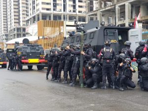 Distrik 1 Meikarta Jadi Arena Latihan Urban Warfare Pasukan Gegana KorBrimob Polri