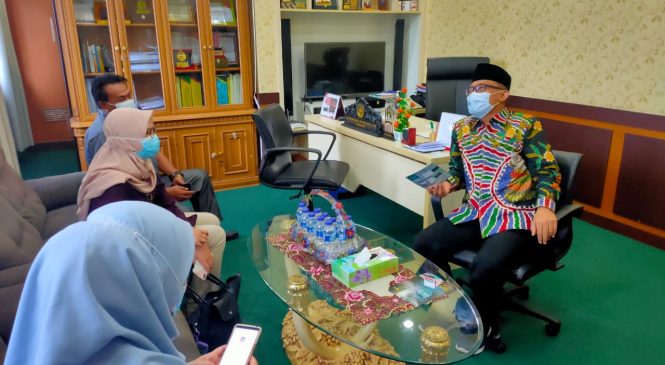 Kunjungi Ketua DPRD, PLN UP3 Bekasi Perkenalkan Aplikasi PLN Mobile
