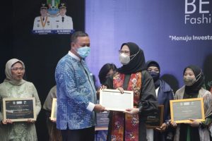 Tri Adhianto Resmi Membuka Event Bekasi Fashion Week 2021