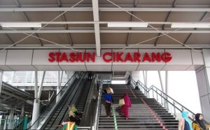 Daftar Kereta Api Jarak Jauh Berhenti di Stasiun Cikarang