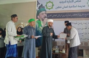 Santri Imut Terima Ijazah Tuhfatul Athfal