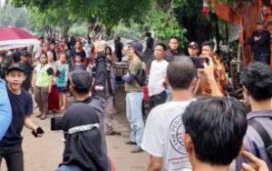 Puluhan Lapak di Bantaran Kali Jati Ditertibkan