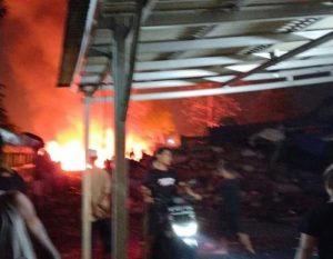 Lapak Rongsok di Bantar Gebang Hangus Terbakar