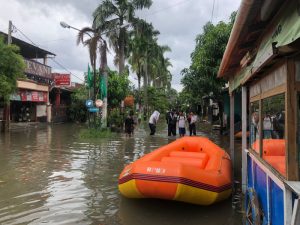 Bekasi Dikepung Banjir, BPBD Siapkan Perahu Karet