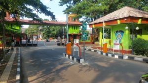 Pemkot Operasikan Palang Parkir Otomatis