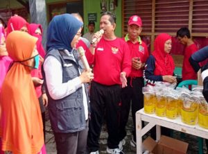 Camat Bekasi Timur Hadiri Pasar Murah RW 19 Arenjaya