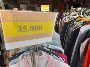 Jeritan Pedagang Thrifting di Bekasi: Beri Kami Kerjaan Pengganti