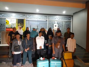 Sebanyak 36 Jemaah Umrah Asal Kalimatan Barat Terlantar di Bekasi