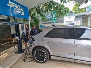 PLN Bekasi Siagakan 247 Personel dan 6 SPKLU di Jalur Mudik