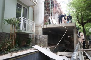 Langgar Tata Ruang, Bangunan Parkiran Hotel Dibongkar