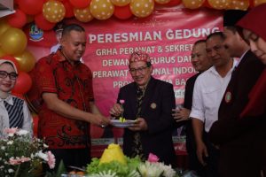 Tri Adhianto Resmikan Gedung Perawat