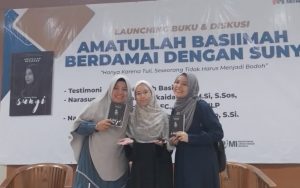 Launching Buku Amatullah Basiimah Berdamai Dengan Sunyi