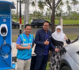 Dukung Green Tourism, PLN Hadirkan SPKLU Pertama di Kawasan Wisata Pangandaran