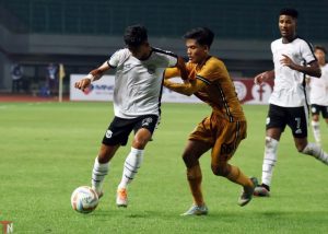 Keputusan Kontroversial Wasit Membuat Sepakbola Indonesia Semakin Terpuruk