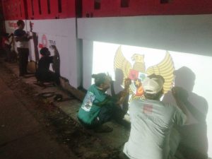Cegah Vandalisme, Warga Lukis Tembok Sambut HUT RI ke 78