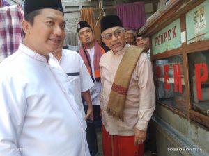 Syaikhu Tinjau Rumah Warga Mendapat BSPS