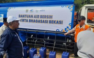 Tanggap Darurat Bencana Kekeringan, Pemkab dan PDAM Bhagasasi Salurkan Air Bersih