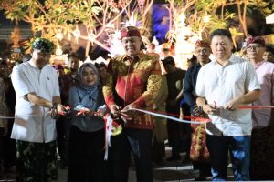 Wali Kota Resmikan Gedung Pasraman di Pura Tirta Agung Bhuana
