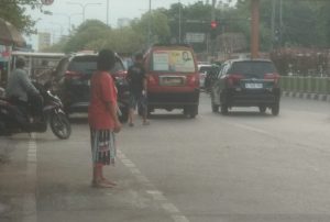 Warga Keluhkan Angkot Semerawut di Pintu Masuk Terminal