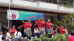 Sambut Hari Guru, Pendidik SD Ananda Unjuk Kebolehan