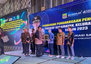 PLN Cikarang Raih Penghargaan atas Peran Aktif dalam Peningkatan Pendapatan Daerah