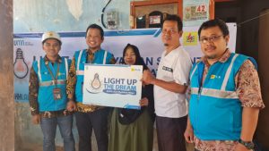 Light Up The Dream, PLN Bekasi Salurkan Bantuan Senilai 20Juta Untuk Pasang Listrik Gratis