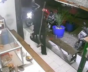Begal di Bantargebang Ancam Pengunjung Warkop Pakai Sajam, Ini kata Polisi