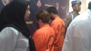 Polisi Tangkap Dua Muncikari Jual Siswi SMP Lewat Mi-Chat