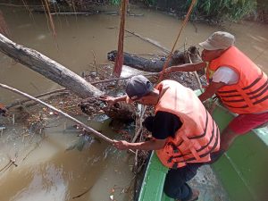 Sampah di Kali Bekasi Normal Meski Hujan Deras