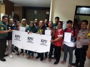 Pendistribusian Sisa Logistik di Rawalumbu Masih Menunggu Arahan KPU