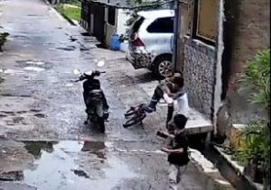 Lagi Main Hp, Anak Kecil Nyaris Jadi Korban Jambret