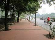 Pejalan Kaki Keluhkan Trotoar Jalan Yang Berlubang