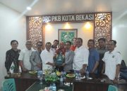 Relawan Kaesang Pangarep Ambil Formulir Daftar Bakal Cawalkot di DPC PKB Kota Bekasi