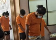 Sekap Rekan Sendiri, Lima Bank Keliling Diborgol Polisi