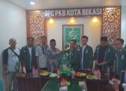 Dukung UU Saeful Mikdar Maju Pilkada, Tokoh Masyarakat Ambil Formulir di DPC PKB