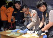 Asik Kencing, Motor Dibawa Kabur Teman Sendiri