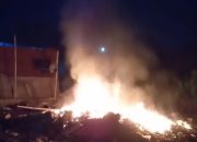 Warga Duren Jaya Resah, Orang Bakar Sampah Sembarangan