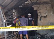 Puslabfor Polri Ambil Sampel CPU dan Printer di Lokasi Kebakaran Gudang Perabotan